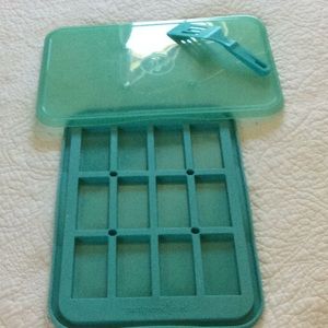 Pampered chef snack bar/dog treat maker